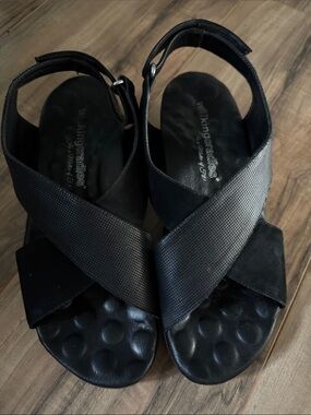 Walking Cradles Black Crisscross Comfort Sandals